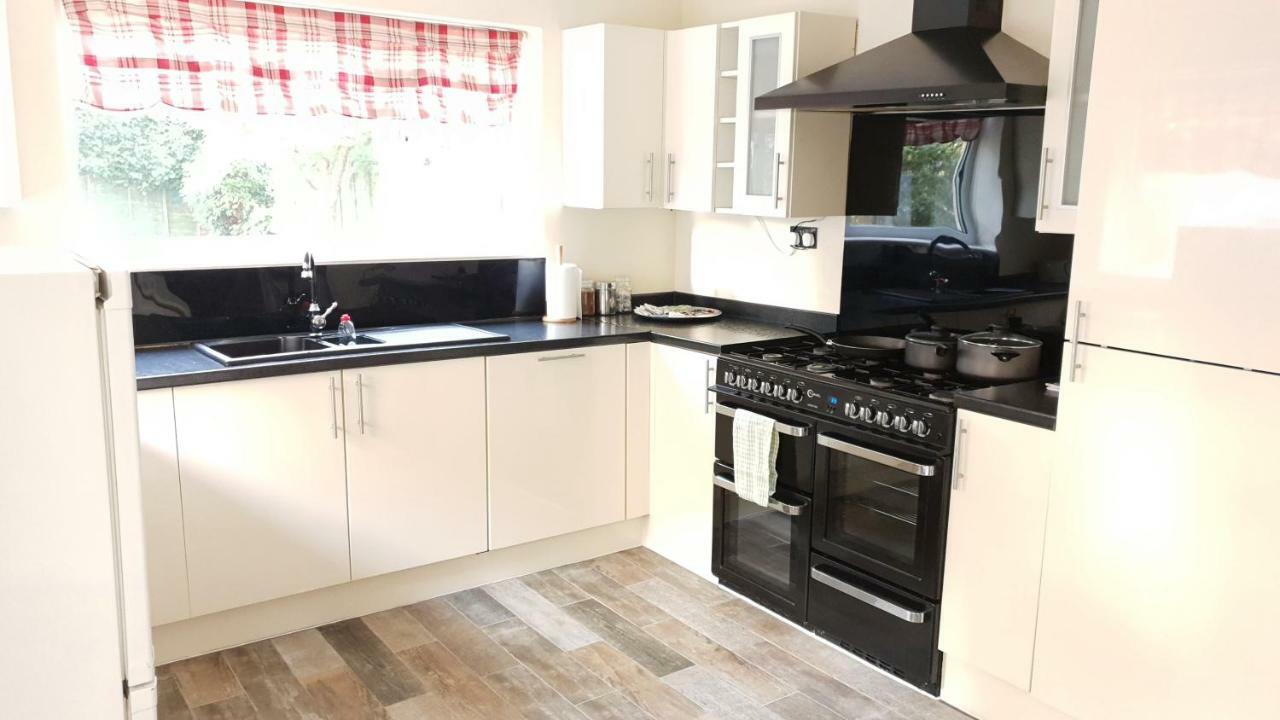 Grandeur Holiday Home, With Free Parking Clacton-on-Sea Luaran gambar